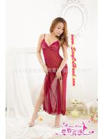 ชุดนอน สายเดี่ยว เนื้อผ้าซีทรู แต่งลูกไม้ซีทรูช่วงหน้าอก สีแดงไวน์ กระโปรงยาว ผ่าข้างเพิ่มความเย้ายวน เนื้อผ้าเย็น นุ่มลื่นมากๆเลยคะ โชว์เนินอกและร่องอกเล็กน้อยเพื่อเพิ่มความเซ็กซี่ แบบหรูหรา คุ้มค่ามากๆ เลยนะคะ