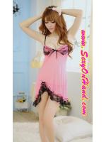 ชุดนอนซีทรู สายเดี่ยว สีชมพูเหลือบโอรส ชายเล่นระดับเล่นขอบลูกไม้ดำ ช่วงอกแต่งระบายสีดำ เข้ากับชายกระโปรง เนื้อผ้าโปร่ง บางเบา + พร้อมจีสตริง เข้าชุด