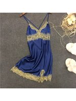 ชุดนอนผ้าไหม ชุดนอนสายเดี่ยว สีน้ำเงินเข้ม กรมท่า เนื้อผ้าไหม แต่ลูกไม้สีขาวครีม สวย หรูมากๆคะ Size S/M