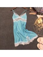 ชุดนอนผ้าไหม ชุดนอนสายเดี่ยว สีฟ้าเขียว เนื้อผ้าไหม แต่ลูกไม้สีขาวครีม สวย หรูมากๆคะ Size S/M