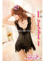 ชุดนอนเซ็กซี่ ชุดนอนซีทรู ชุดนอน สายเดี่ยวสีดำ เย็บระบายช่วงคอเสื้อและสาย ชายกระโปรงเล่นระดับ เนื้อผ้า มีน้ำหนัก ทิ้งตัวสวยแบบชุดหรูเรียบ แต่เซ็กซี่ มากๆเลยคะ + G-string เข้าชุด