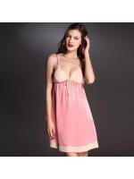 ชุดนอน ผ้าไหม สีชมพูอ่อน แต่งผ้าชีฟองสีเบจช่วงอก แบบชุดสวยหรู คลาสสิคมากๆเลยคะ เนื้อผ้านุ่มลื่น มัน สวมใส่เย็นสบายคร่าา งานตัดเย็บพรีเมี่ยม เนื้อผ้า AAA คร่าา