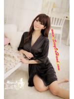 ชุดคลุม เซ็กซี่ ชุดคลุมผ้าซาติน สีดำ ติดแถบลูกไม้ที่ชายแขน สีเดียวกับตัวชุด พร้อมสายผูก +จีสตริง