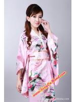 ดคลุม กิโมโน ยาว แบบญี่ปุ่น แท้ๆ เนื้่อผ้าไหม ซาติน ชุดสีชมพูอ่อน ลายนกยูง งานเย็บอย่างดี ตัวโบว์สำเร็จด้านหลังมีแผ่นหนุนรองโบว์ (ปรับระดับสายได้คะ) แบบกิโมโนญี่ปุ่นแท้ๆ เลยคะ งานประณีต ทุกจุด สินค้าเกรด พรีเมี่ยม AAA