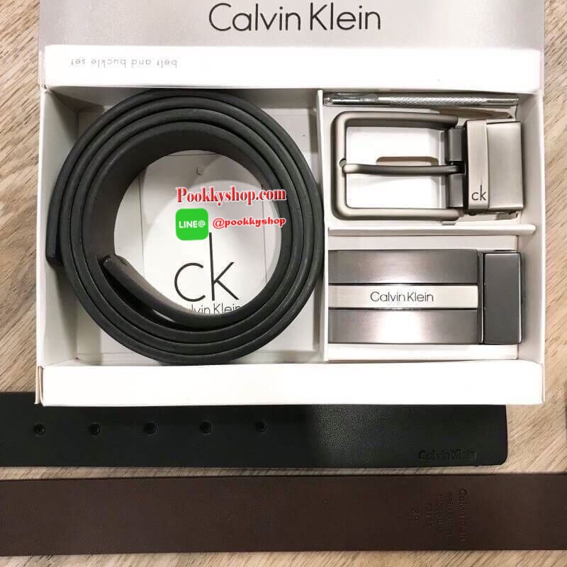 ห้ามพลาด! Best Gift Ideas For Men สุดคุ้ม!ซื้อ1ได้ถึง2! CALVIN KLEIN REAL LEATHER BELT VALUE PACK Limited Edition เซทเข็มขัดหนังวัวแท้ในชุด Gift Box มีหัวเข็มขัดให้เลือกใช้2แบบคุณภาพดี สายเข็มขัดสามารถใช้ได้ทั้งสีดำและสีน้ำตาลเหมือนมี2เส้น2หัวสลับใช้ได้ไม