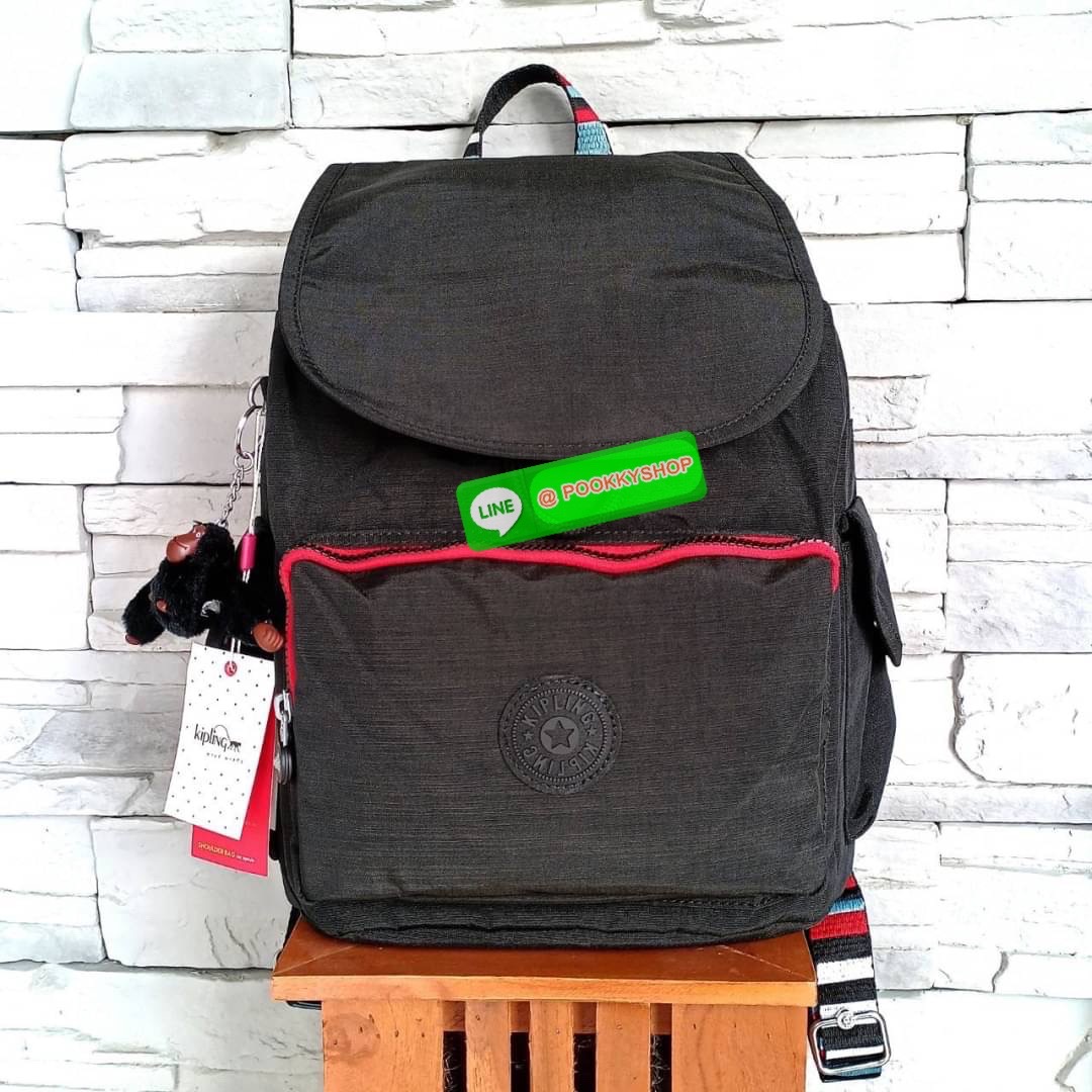 Kipling City Pack Medium Backpack กระเป๋าเป้ Kipling ขนาดกลาง วัสดุ Polyester 100% มีหูหิ้วด้านบน -ด้านหลัง มีซิปหลัง 1ช่องลึก -ด้านข้างมีช่องใส่ของเล็กน้อยทั้ง 2 ด้าน เปิด-ปิด ด้วยกระดุมแม่เหล็ก -ด้านหน้ามีช่องซิปใส่ของแยก 1 ช่อง และ ช่องปรับขนาดด้วยสายล