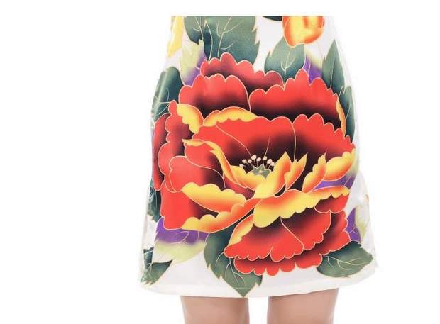 ชุดกี่เพ้าประยุกต์ กี่เพ้าจีน สีขาวมุก แต่งลายดอกเบญจมาศ สวยหรูมากคะ SIZE M