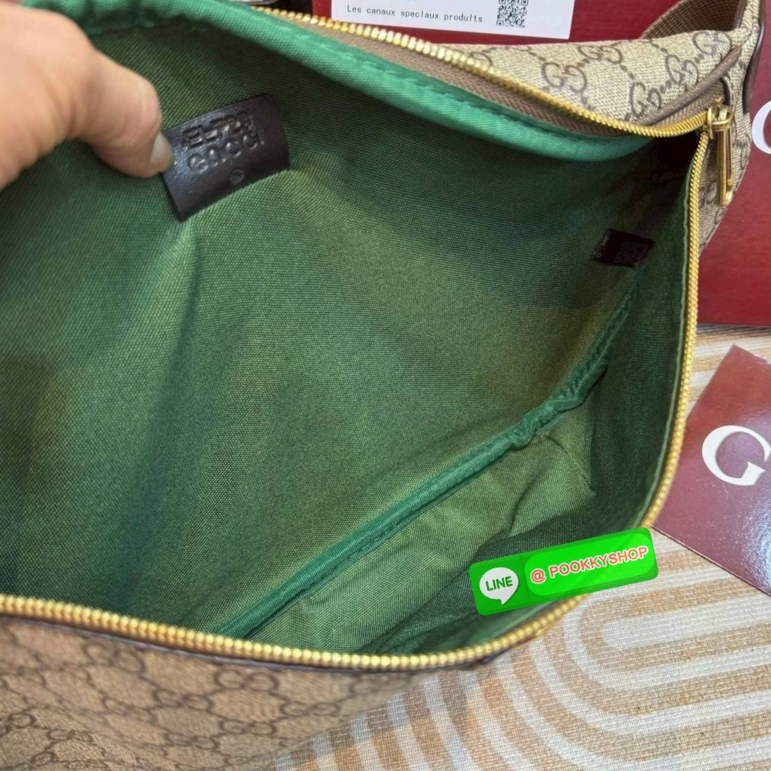 Gucci Ophidia large belt bag กระเป๋าคาดอก/คาดเอวใบใหญ่คลาสสิก ดีไซน์แถบคาดสีเขียวแดงโดดเด่น สวยหรู ภายในโล่งกว้างใส่ของได้เยอะ สายสะพายคาดอกแน่นหนา ปรับได้ตามชอบอีกเล็กน้อย ที่สุดของไอเท็มขายดี พร้อมเสิร์ฟให้ถึงบ้านไปเลยจ้า