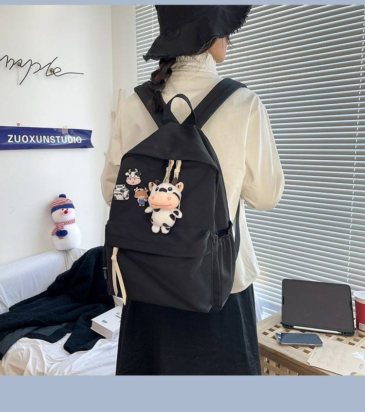 รุ่นใหม่ พร้อมส่ง!!!!!!! Angus backpack ต้อนรับปีวัวกับเป้น้องวัวแองกัส รุ่นนี้แถมฟรี! เข็มกลัด3ชิ้นตามภาพ และพวงกุญแจตุ๊กตาวัวทุกใบ