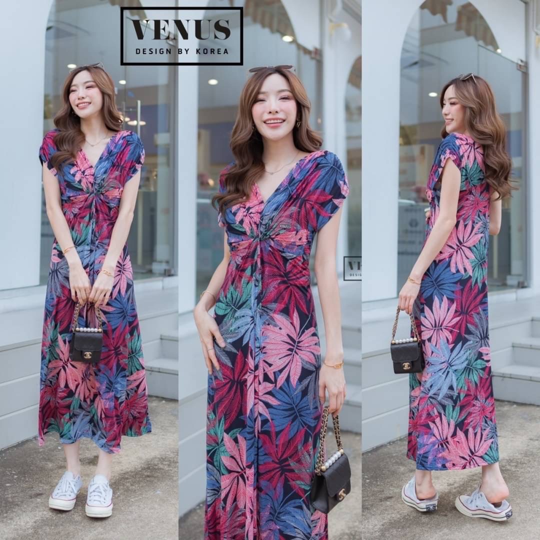 I'm Lady By Venus แม๊กซี่เดรสม้วนหน้า พิมพ์ลายใบไม้ เนื้อผ้ายืดหยุ่นนะคะ ใส่สบายคะ แม๊ทกับรองเท้าผ้าใบก็เก๋คะ