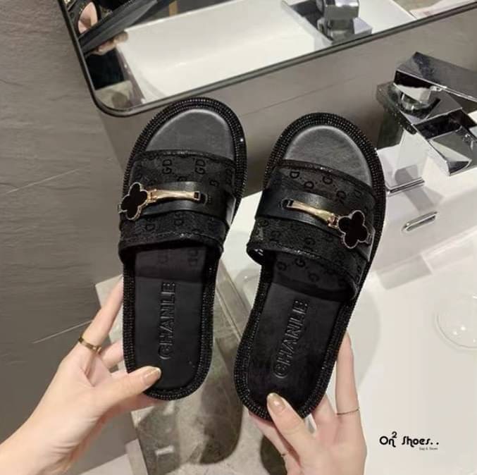 แบบสวยพร้อมส่ง รองเท้าแตะตาข่ายโปร่งใส 3สี มีเส้นคาดหน้า พื้นนิ่มนิยมมาก ใส่สบาย