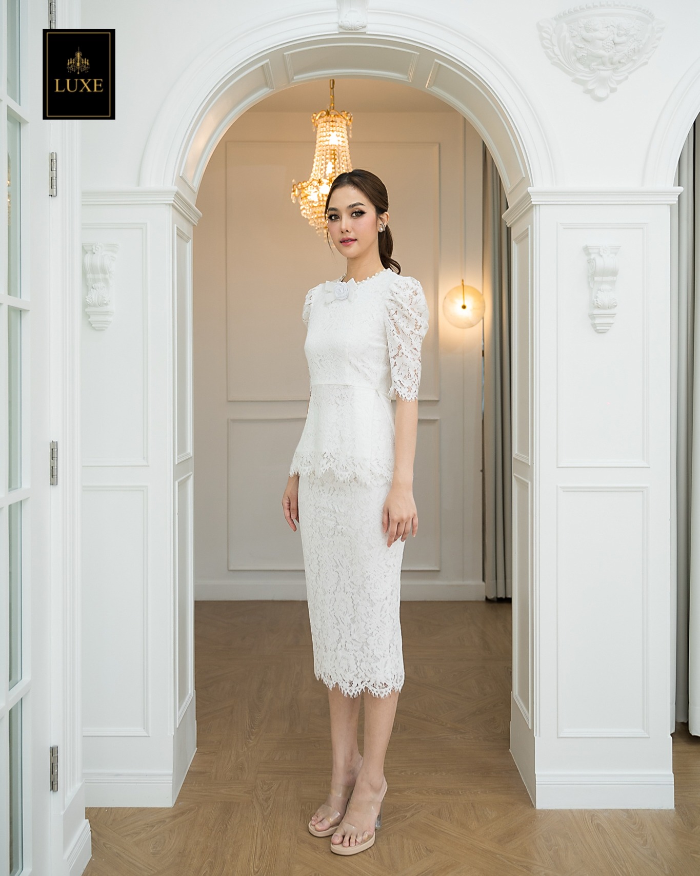 ชุดเซทแฟชั่น เซ็ทเสื้อคอกลมแขนสั้น+กระโปรงทรงสอบ