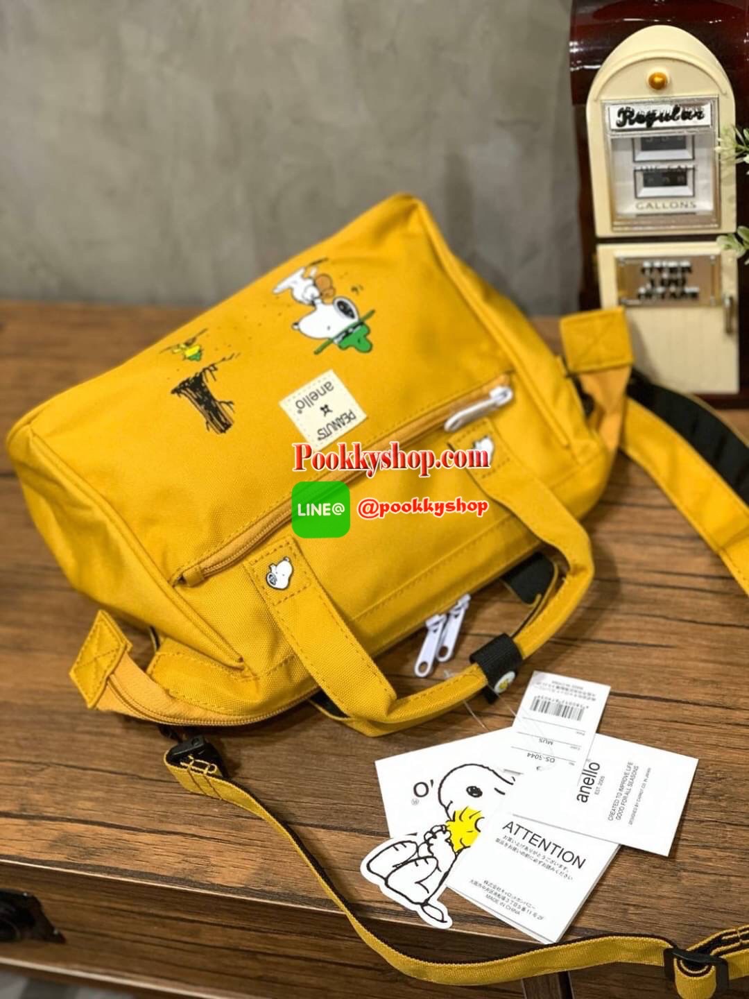 Anello X Peanuts 2 ways Boston regular size(Os-S044) ได้ Collaboration หรือเป็นการร่วมงานกับตัวการ์ตูนสุดคลาสสิคอย่าง Peanuts มานำเสนอโดยเอาคาแลคเตอร์ ในการใช้ชีวิตประจำวัน ที่เหมาะสม มาวางบนตัวกระเป๋า กระเป๋า anello (อเนลโล่) กระเป๋าเป้แบรนด์ของญี่ปุ่น ท