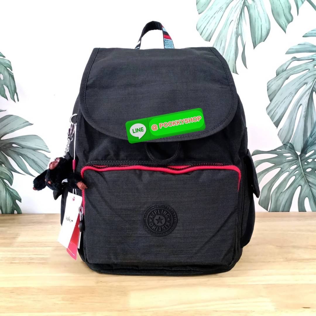 Kipling City Pack Medium Backpack กระเป๋าเป้ Kipling ขนาดกลาง วัสดุ Polyester 100% มีหูหิ้วด้านบน -ด้านหลัง มีซิปหลัง 1ช่องลึก -ด้านข้างมีช่องใส่ของเล็กน้อยทั้ง 2 ด้าน เปิด-ปิด ด้วยกระดุมแม่เหล็ก -ด้านหน้ามีช่องซิปใส่ของแยก 1 ช่อง และ ช่องปรับขนาดด้วยสายล