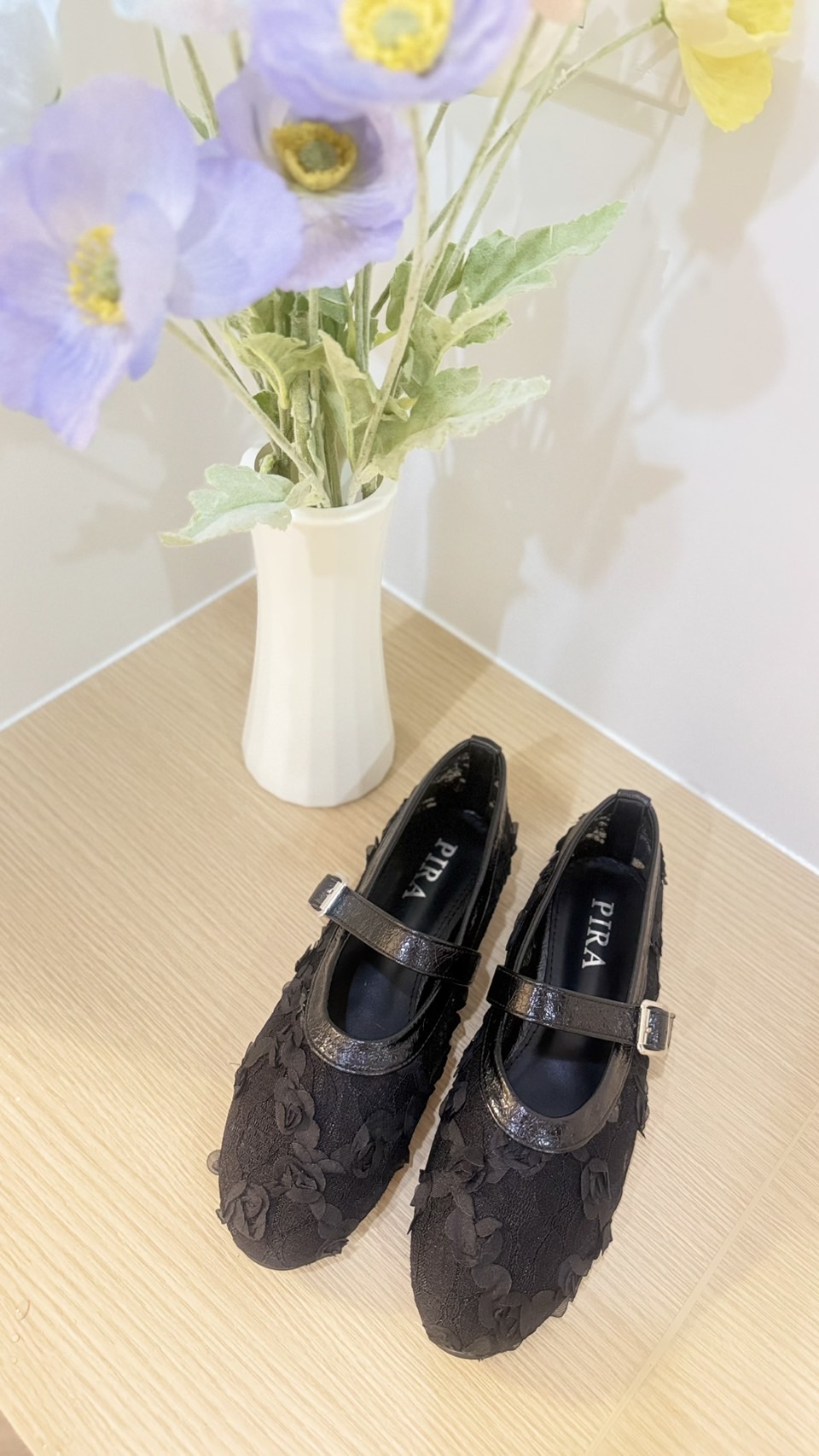 🛒𝙉𝙀𝙒 𝘼𝙍𝙍𝙄𝙑𝘼𝙇.. Mary Jane style 🎉 Flower 🌺 Mary Jane สวยจึ้งไม่ไหว😍 ลูกคุณต้องมี ป้ายยางานสวยมาใหม่ รุ่นนี้ใส่สบาย ดีไซน์เก๋ น้องเป็นทรงหัวมน ใส