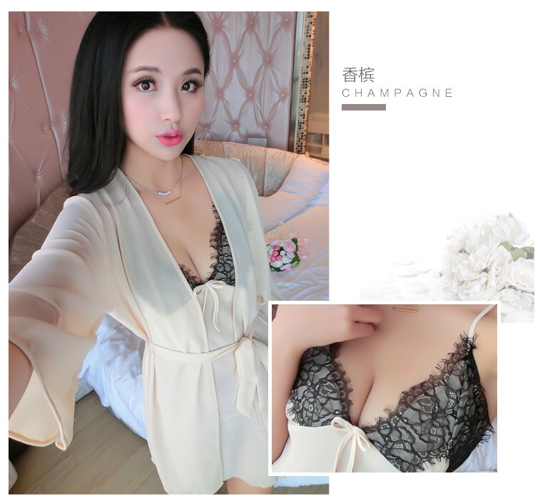 เซ็ทชุดคลุมนอน +ชุดนอนสายเดี่ยว ผ้าชีฟองเนื้อทราย เนื้อหรู สีครีมนูท แต่งลูกไม้ซีทรู วานพรีเมี่ยม สไตล์คุณหนู หรูๆ เนื้อผ้าและงานเย็บเกรดพรีเมี่ยม นุ่มลื่น ใส่เย็นสบาย สวย คลาสสิคมากๆคะ เซ็ทนี้่คุ้มค่าสุดๆเลยจร้า .. Free Size