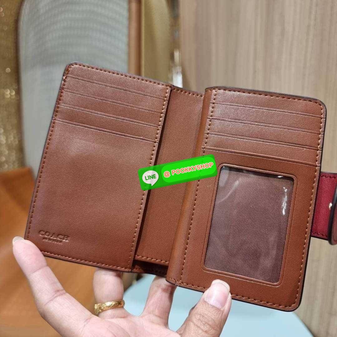 COACH C8730 MEDIUM CORNER ZIP WALLET IN SIGNATURE CANVAS WITH WILDFLOWER PRINT คอลเลคชั่นใหม่ กระเป๋าสตางค์ใบกลาง ดีไซน์ใหม่ สุดหรู คละลายพริ้นท์เต็มใบ น่าใช้ไปอีก วัสดุหนังแคนวาสเคลือบลาย ภายในมีช่องใส่บัตร ใส่ธนบัตรได้ครบ และมีช่องซิปแยก ใบจริงสวยมากๆ แ