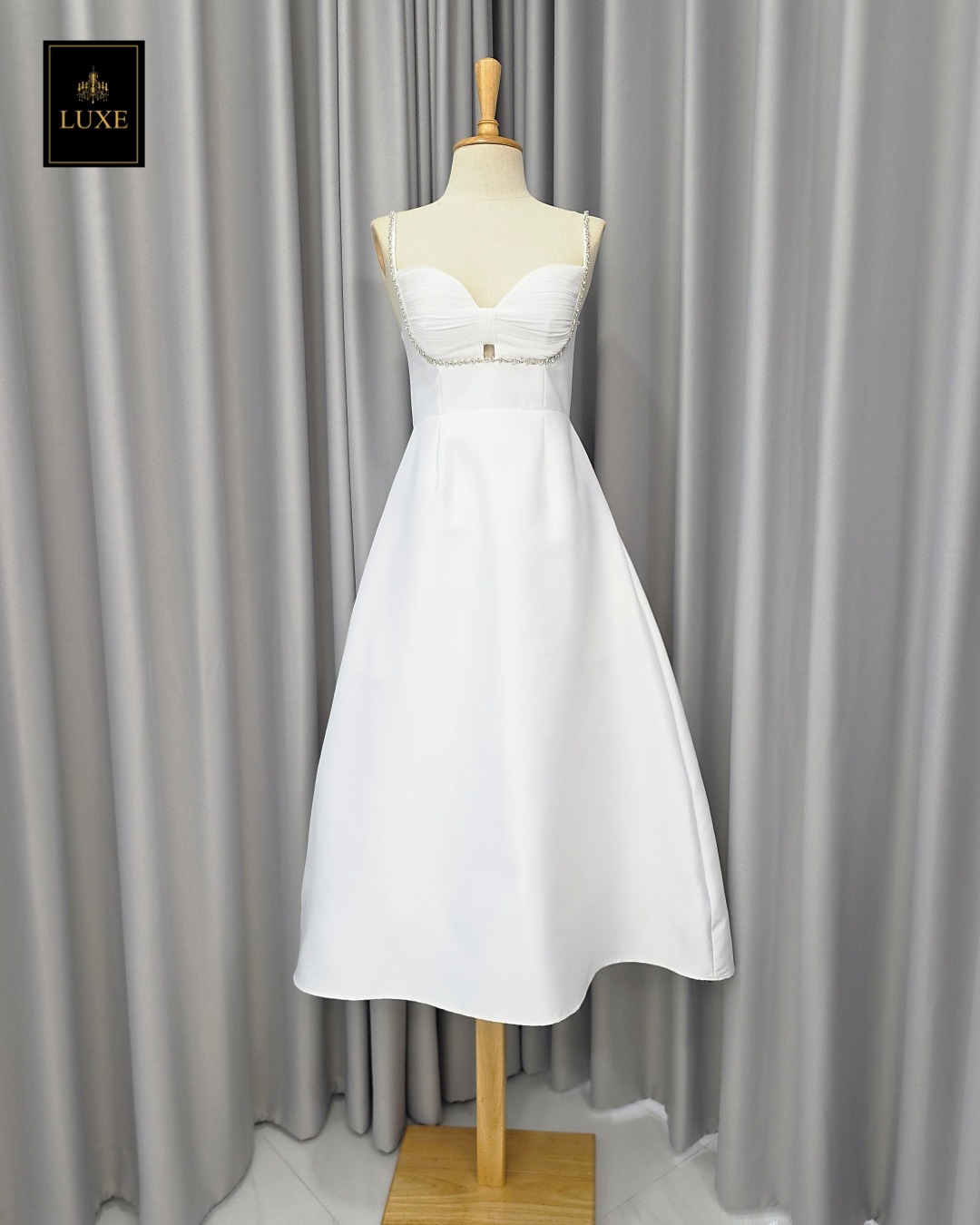 เดรสแฟชั่น เดรสเสื้อสายเดี่ยว กระโปรงทรงเอ