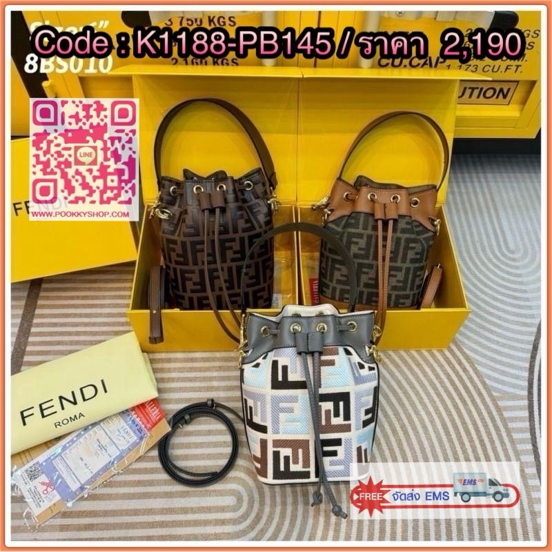 FENDI Mini MonTresor Bucket Bag กระเป๋าสะพายทรงขนมจีบรุ่นยอดนิยม ไซส์มินิน่ารักน่าใช้มาก ดีไซน์สวยอยู่ทรง มาพร้อมสายสั้นคล้องแขน และสายครอสบอดี้สำหรับสะพายข้าง สลับใช้ได้ไม่จำเจ ภายในเป็นช่องโล่ง ใส่ของจำเป็นพกพาไปไหนได้แบบง่ายๆ สวยพร้อมเสิร์ฟให้แล้ว ในรา