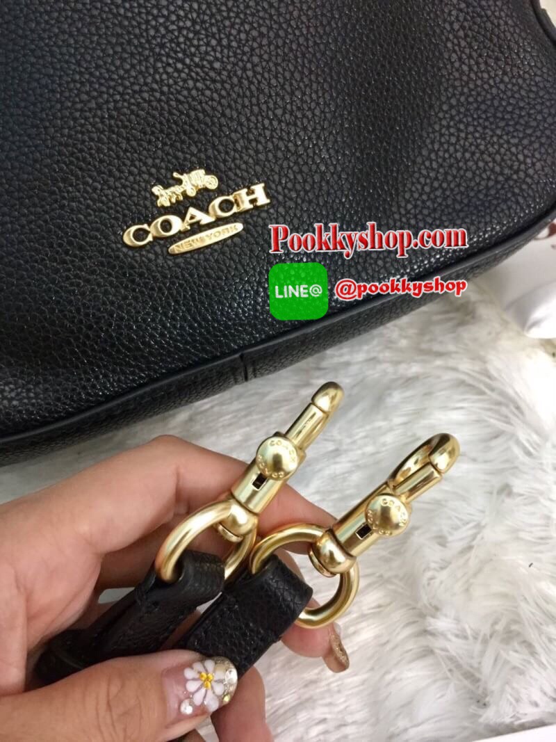 💕 Disney X COACH 69178 Thumper Camera Bag With Dalmatian รุ่น limited ลาย dalmatian น่ารักมากมาย ทรงสวย เทรนกำลังฮิต ห้ามพลาดค่ะใบนี้... เป็นของฝาก หรือใช้เอง ก็ไม่ผิดหวัง ..Option ครบคะ