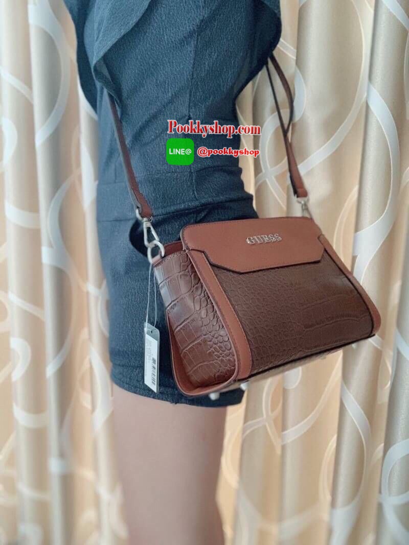 ðGuess Trylee Cross Body Bag āļĢāļĩāļāļāđāļāļāļĢāđāļĢāļļāđāļāļāļēāļĒāļāļĩ!! āļāļąāļāļāļĢāļ°āđāļāđāļēāļāļĢāļ crossbody āđāļāļāļĩāđ āļāļāļēāļāļāļģāļĨāļąāļāļāļĩ āđāļŠāđāļāļĢāļ°āđāļāđāļēāļŠāļāļēāļāļāđāļāļĢāļāļĒāļēāļ§āļāļĢāđāļāļĄāļāļąāļāļĄāļīāļāļīāđāļāđāļāļāđāļāđ āđāļāļīāļāļāļīāļāļāđāļ§āļĒāļāļīāļāđāļāļĩāļĒāļ§āļāđāļēāļāļāļ āļ āļēāļĒāđāļāļāļļāļāđāļēāļĨāļēāļĒ signature āļāļāļ guess āļĄāļēāļāļĢāđāļāļĄāļŠāļēāļĒāļŠāļ°āļāļēāļĒāļĒāļēāļ§106cmāļāļĢāļąāļāļĢāļ°āļāļąāļāđāļāđāļāļķāļ 5 āļĢāļ°āļāļąāļāļŠāļēāļĄāļēāļĢāļ
