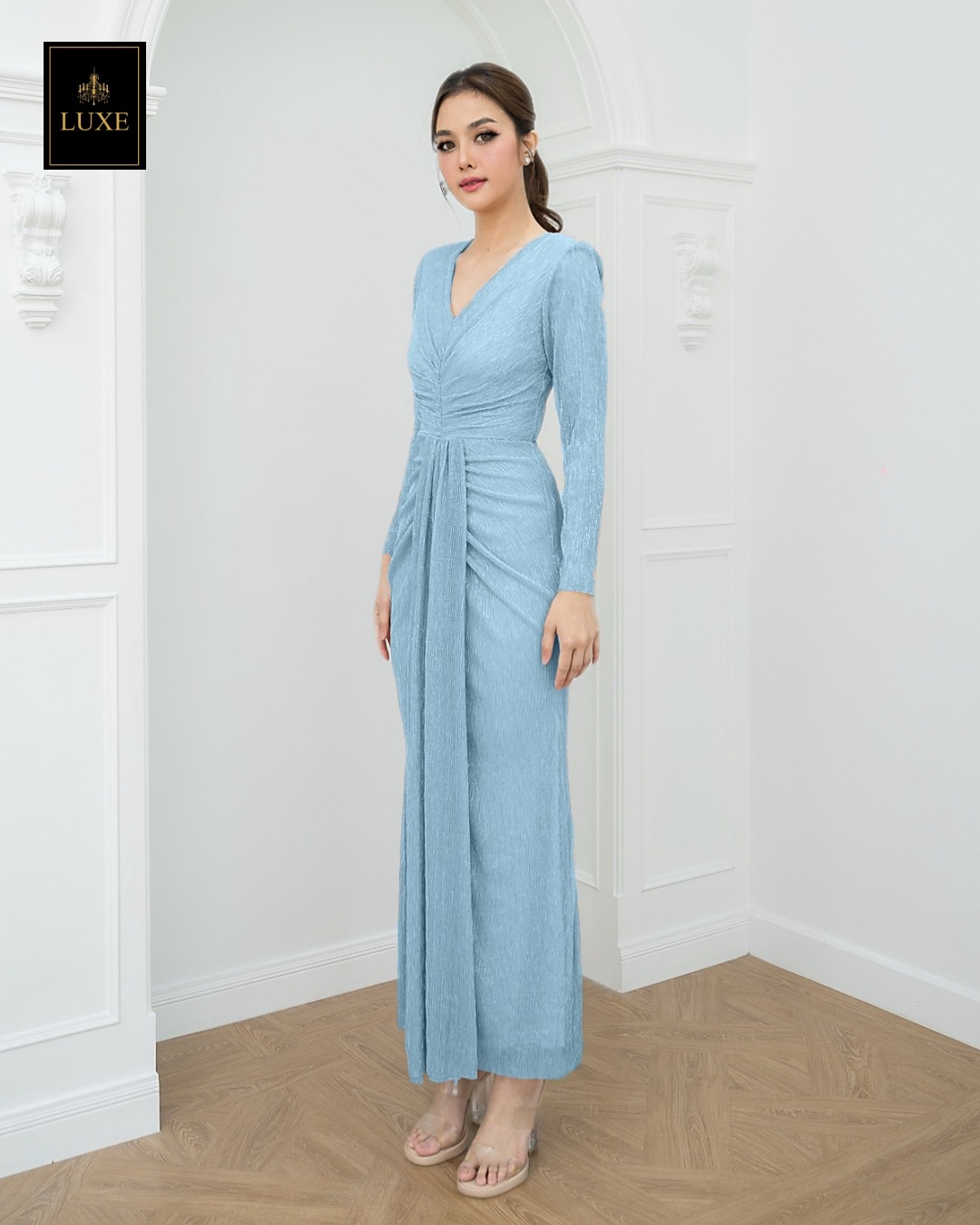 เดรสแฟชั่น แม็กซี่เดรสเสื้อคอวีแขนยาว กระโปรงเข้ารูปตรงสะโพก