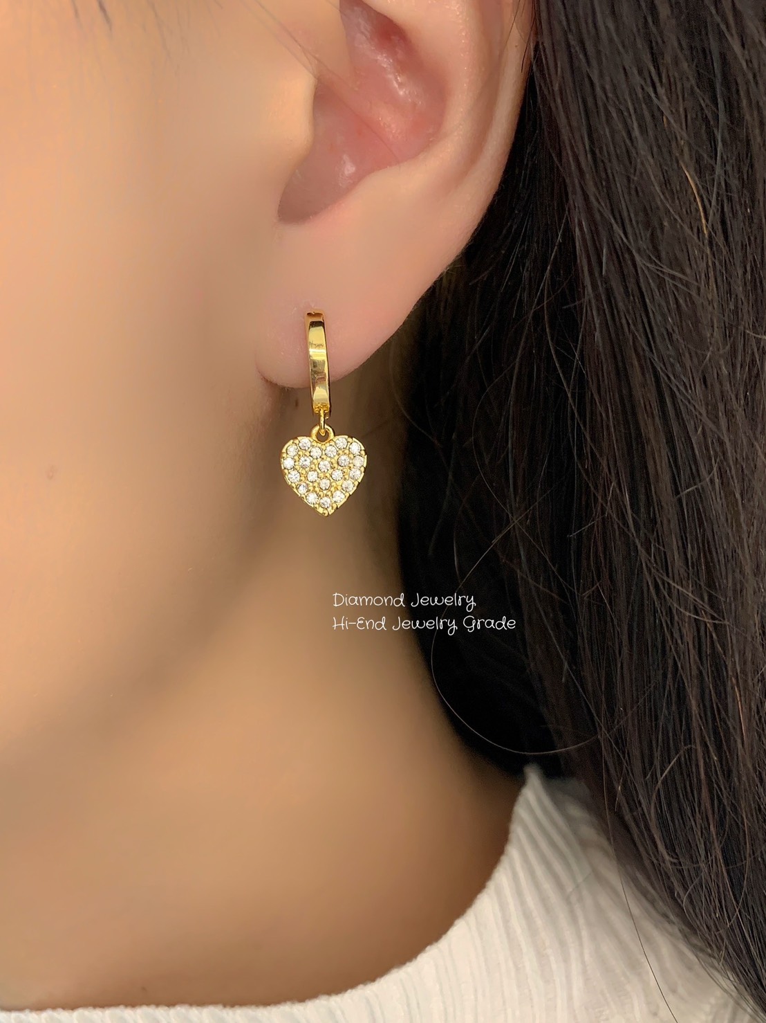 Super Hi-End Quality !!!! ((งาน 1:1 เหมือนในช็อปมากที่สุดในท้องตลาด)) Christian Dior Earring ต่างหูดิอองาน 1:1 เหมือนของแท้เป๊ะๆค่ะ รับรองงานสวยมากกกกก ดูหรู ดูผู้ดีสุดๆ งานดี เพชรคุณภาพดีมากๆมากๆคะรับประกันความพอใจเลยค่ะ ตัวเรือนสีทองเงา งาน laser stamp