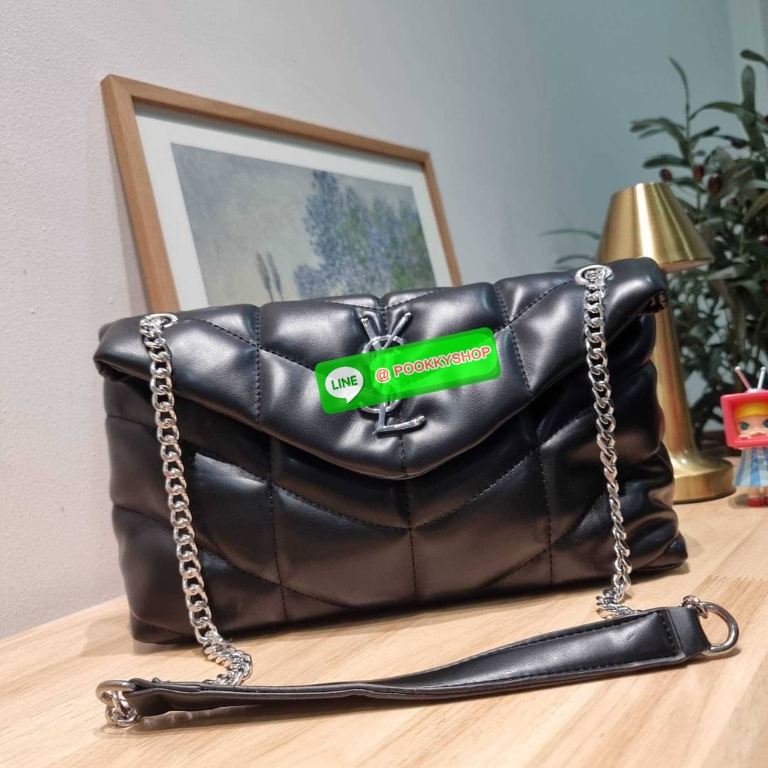 IN STOCK!! Yves Saint laurent puffer small chain bag in quilted lambskin กระเป๋าสะพายรุ่นยอดนิยม ทรงสวย ใช้ได้บ่อยไม่มีเบื่อ วัสดุหนังแกะ สัมผัสนิ่มมือ ดีไซน์เรียบหรู ออกแบบมาให้ใช้งานได้สะดวกด้วยกระดุมแม่เหล็ก พับทรงเข้ารูป ภายในโล่งกว้าง มีช่องซิป สามาร