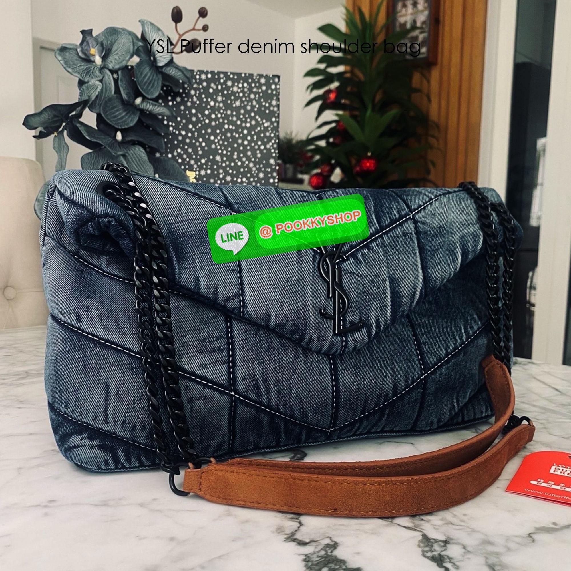 YSL Puffer denim shoulder bag กระเป๋าสะพายเดนิมฟอก สวยเท่ห์คลาสสิกลายเชฟล่อนเป็นเอกลักษณ์ รุ่นเดนิมยอดนิยม ทรงสวย ใช้ได้บ่อยไม่มีเบื่อ ดีไซน์เรียบหรู ออกแบบมาให้ใช้งานได้สะดวกด้วยกระดุมแม่เหล็ก พับทรงเข้ารูป ภายในโล่งกว้าง มีช่องซิป สามารถจุของสำคัญได้อย่