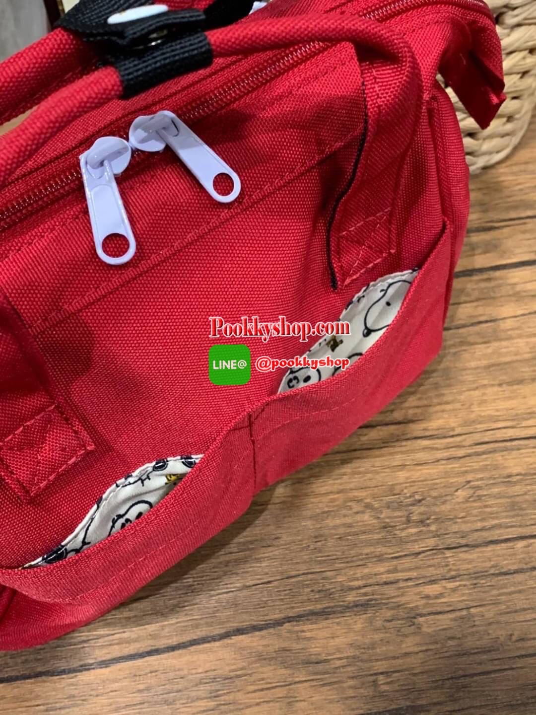 Anello X Peanuts 2 ways Boston regular size(Os-S044) ได้ Collaboration หรือเป็นการร่วมงานกับตัวการ์ตูนสุดคลาสสิคอย่าง Peanuts มานำเสนอโดยเอาคาแลคเตอร์ ในการใช้ชีวิตประจำวัน ที่เหมาะสม มาวางบนตัวกระเป๋า กระเป๋า anello (อเนลโล่) กระเป๋าเป้แบรนด์ของญี่ปุ่น ท