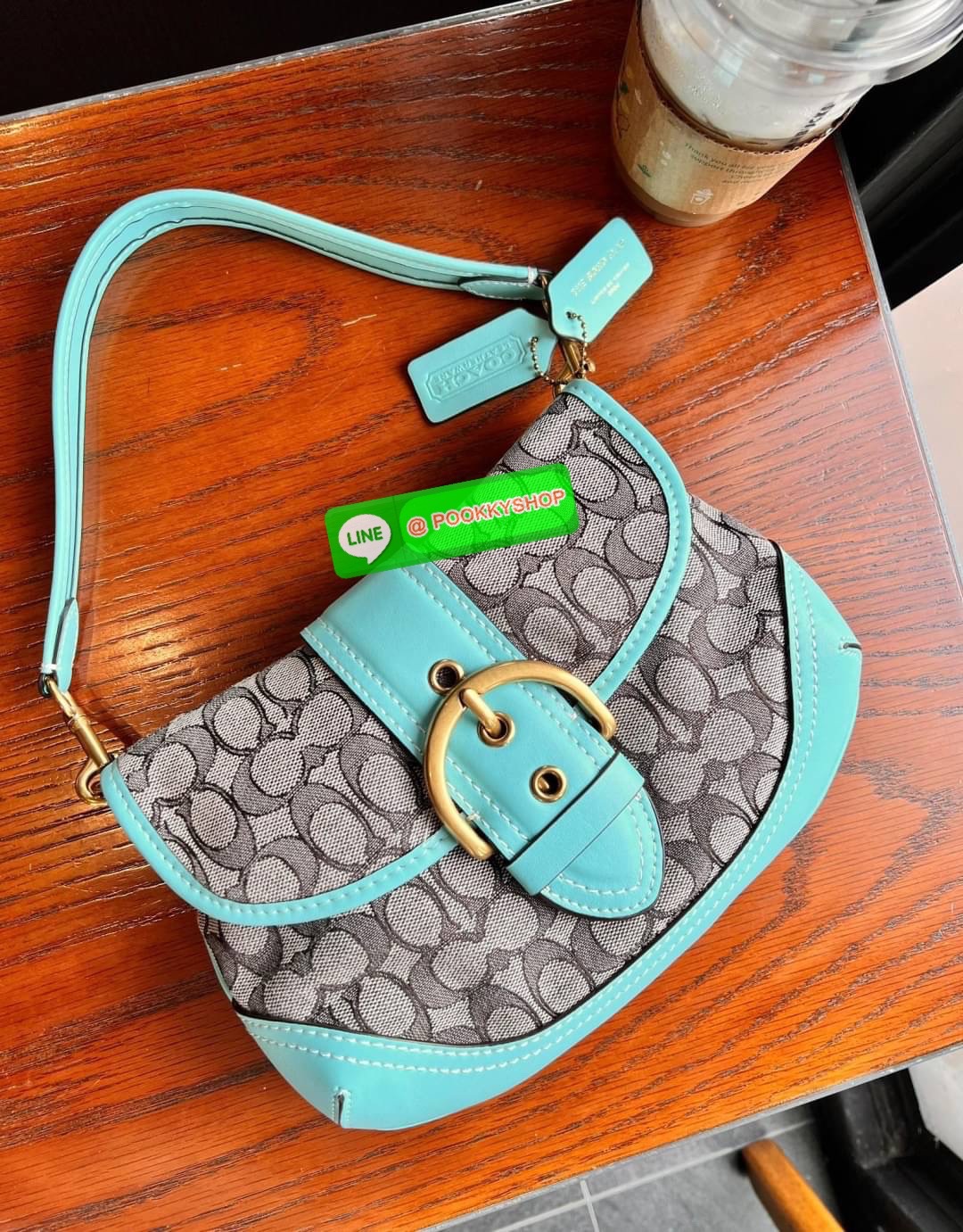 🌟NEW ARRIVAL! วินเทจสุดๆ ใช้กี่ครั้งก็ไม่เบื่อ สวยมากๆค่ะ COACH THE SOHO FLAP LIMITED RE-EDITION!! 💌พร้อมส่ง มาค่าห้ามพลาดคลาสสิค แมทได้กับทุกชุด! 📌รุ่นนี้ต้องมีป้ายแบรนด์Limitedห้อยมาด้วยนะคะ วัสดุJacquard +หนังแท้สวยงาม เปิด-ปิดก