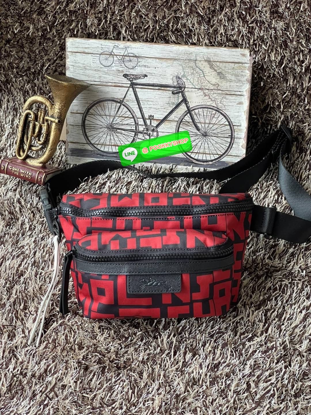 💕LONGCHAMP LE PLIAGE LGP BELT BAG M เท่ห์อย่างมีสไตล์กระเป๋าทรงคาดอกและคาดเอวดีไซน์แนวสปอร์ต เพิ่มความโดดเด่นทันสมัยด้วยลายซิกเนเจอร์ มีช่องซิปที่ใช้งานง่ายช่วยให้คุณหยิบใช้สิ่งของจำเป็นได้อย่างสะดวกและง่ายดาย และผสานสายรัดแบบปรับได้เข้ากับหัวเข็ม