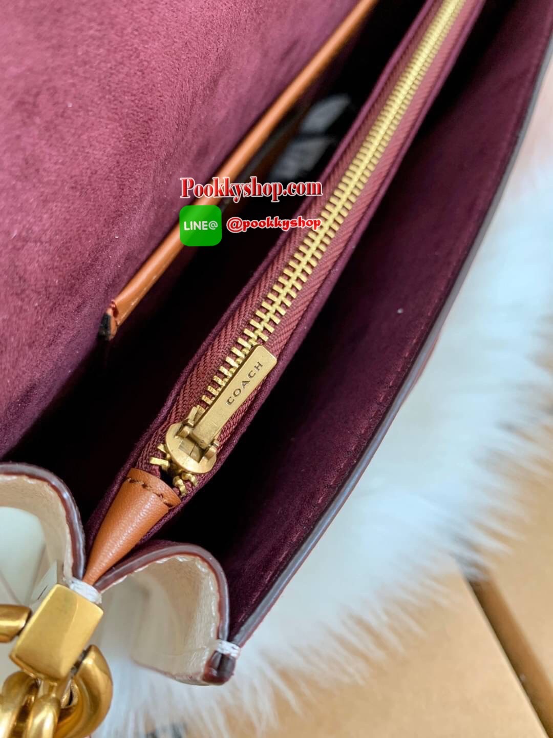 COACH TABBY FLORAL-EMBROIDERED SIGNATURE LEATHER SHOULDER BAG กระเป๋าคล้องไหล่ได้//สะพายข้างได้ หนังแท้นุ่มมากค่ะ จุดเด่นด้านหน้าเป็นรูปดอกไม้งานปักสวยงามมากๆค่ะ เปิดปิดกระเป๋าแบบแม่เหล็ก ภายในมี2ช่องใหญ่ ใส่กระเป๋าเงินใบยาวขนาดปกได้;ของจำเป็นสาวๆได้ครบเล