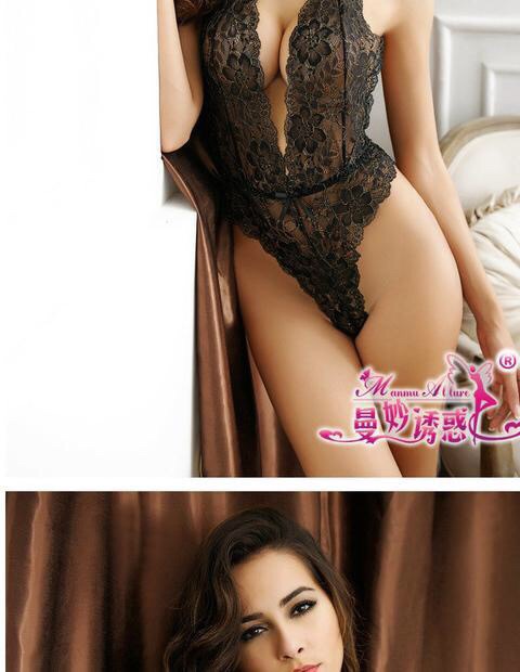 ชุดลูกไม้ซีทรูวันพีซสีดำ แต่งดื้นเลื่อมในตัว เว้าคอวีลึก เนื้อผ้าลูกไม้สวยหรู ยืดหยุ่นได้เยอะมากคะ Free size