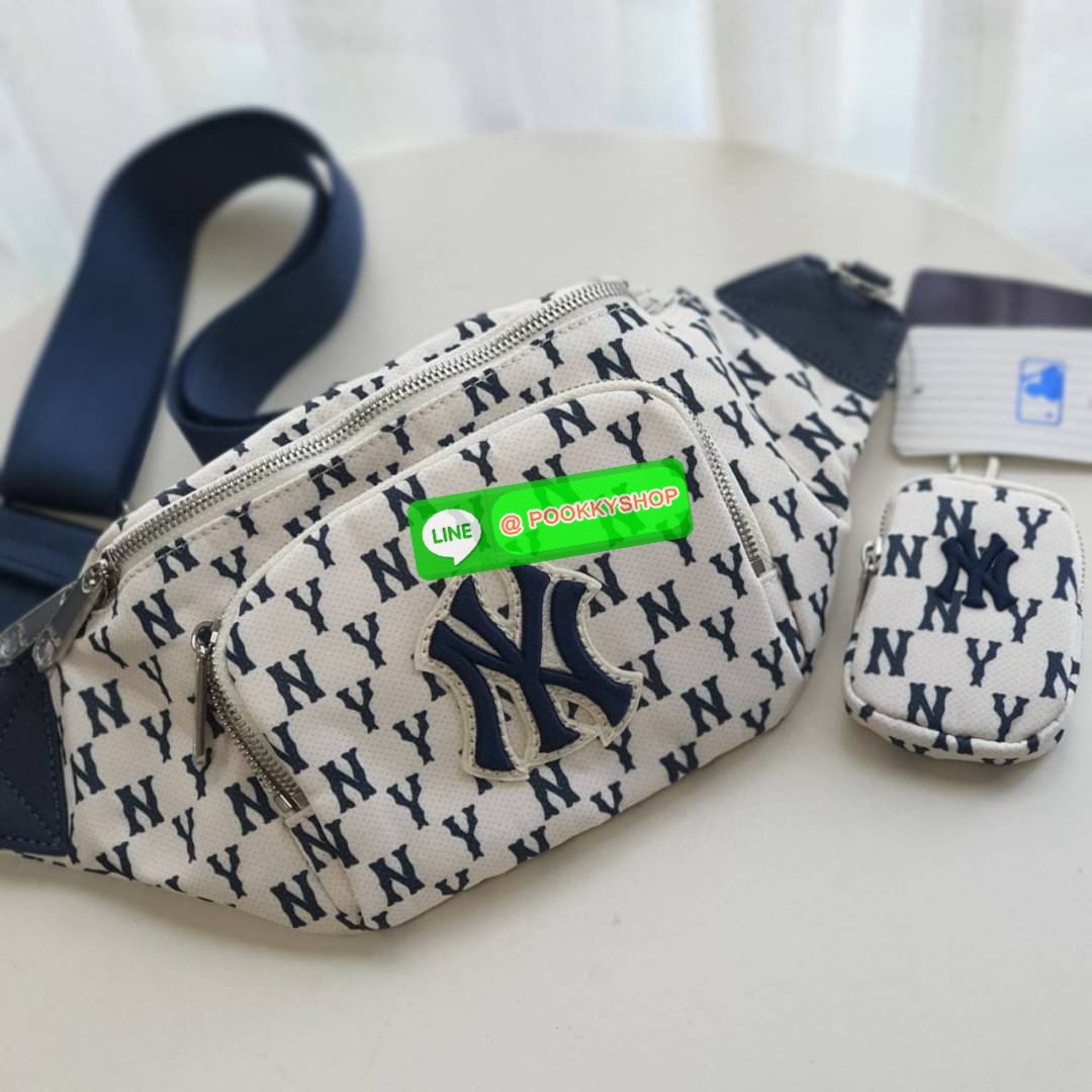 New collection!!! MLB MONOGRAM HIP SACK NEW YORK YANKEES กระเป๋าทรงคาดอก คาดเอว สะพายไหล่ จากแบรนด์ดัง MLB เป็นรุ่นยอดฮิต อีกคอลเลคชั่นที่ขายดี วัสดุ ผ้า NYLON กันน้ำ ด้านหน้าปักโลโก้แบรนด์ อะไหล่แบรนด์ ด้านใน มีช่องซิปแยก 1 ช่อง และ ช่องหลักใหญ่ 1 ช่อง ม