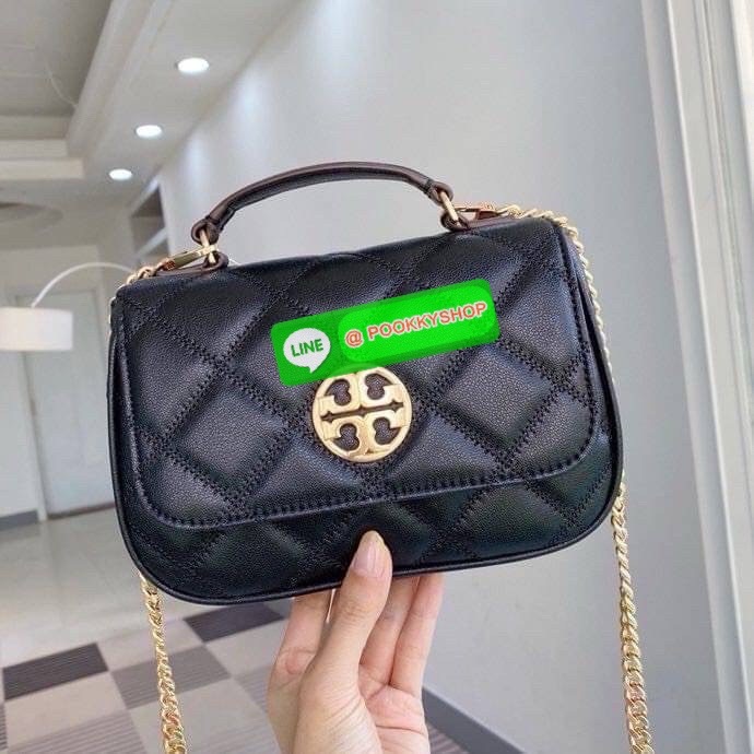 🖤 Tory Burch Willa Mini Top Handle Bag💚 • กระเป๋าหนังแท้เย็บลาย Diamond Quilt พร้อมโลโก้ Tory Burch สีทองกลางใบ • ทรง Mini Top Handle ถือได้ สะพายได้ สายโซ่ทองถอดได้ ปรับเป็น crossbody ได้สบาย
