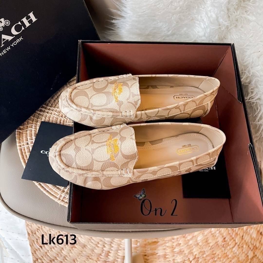 Coach loafer แบบใหม่ พร้อมส่งค่าเข้าน้อยมากๆ คัชชู loafer เย็บหัว ทรงนี้ ขายดีมากค่ะ หน้าปัก โลโก้ พื้น ปั้มแบรนด์งานดีทรงสวยเย็บหลังใส่แบบเหยียบส้นได้น้า