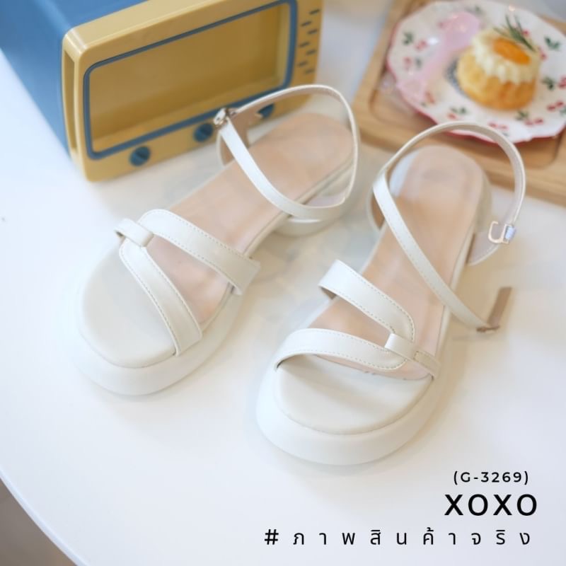 สินค้าพร้อมส่ง ห้ามพลาดค๊า จัดได้จัดเลย งานใส่สบาย ส้นก้อนสำลี น้ำหนักเบา วัสดุหนัง PU ใส่สบาย แมทส์ชุดง่าย ทรงสวยเป๊ะมาก สวยปังใส่ออกมาดูดีมาก รุ่นนี้พิเศษ ไม่สูงมาก