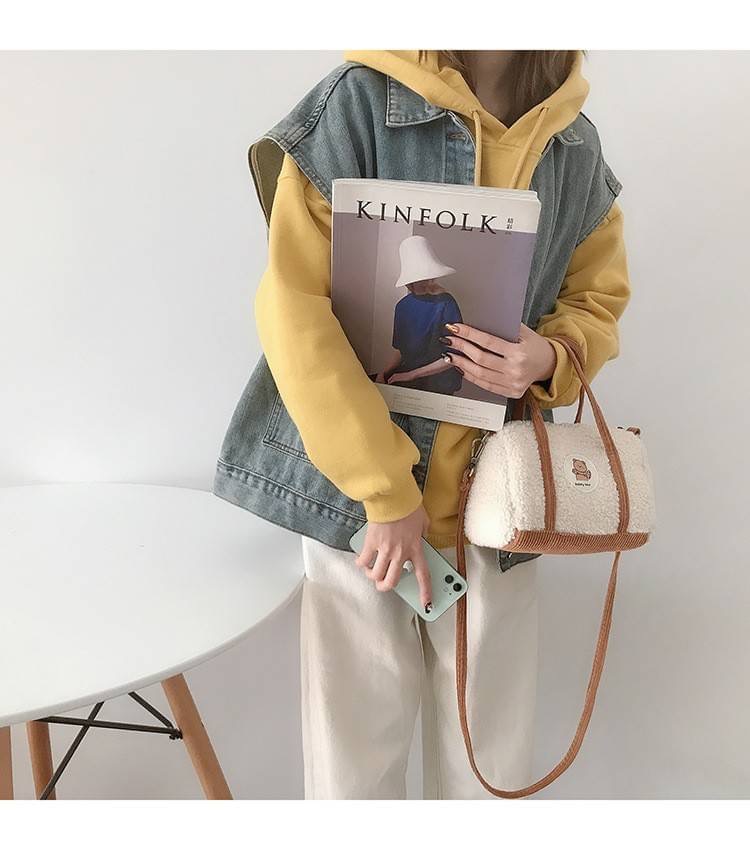 รุ่นใหม่ พร้อมส่ง!!!!!! Bakery Bear bottle bag กระเป๋าถือน่ารักขนฟู มาพร้อมสายสะพายยาวที่ถอดออกได้ ใช้งานได้ตามชอบ