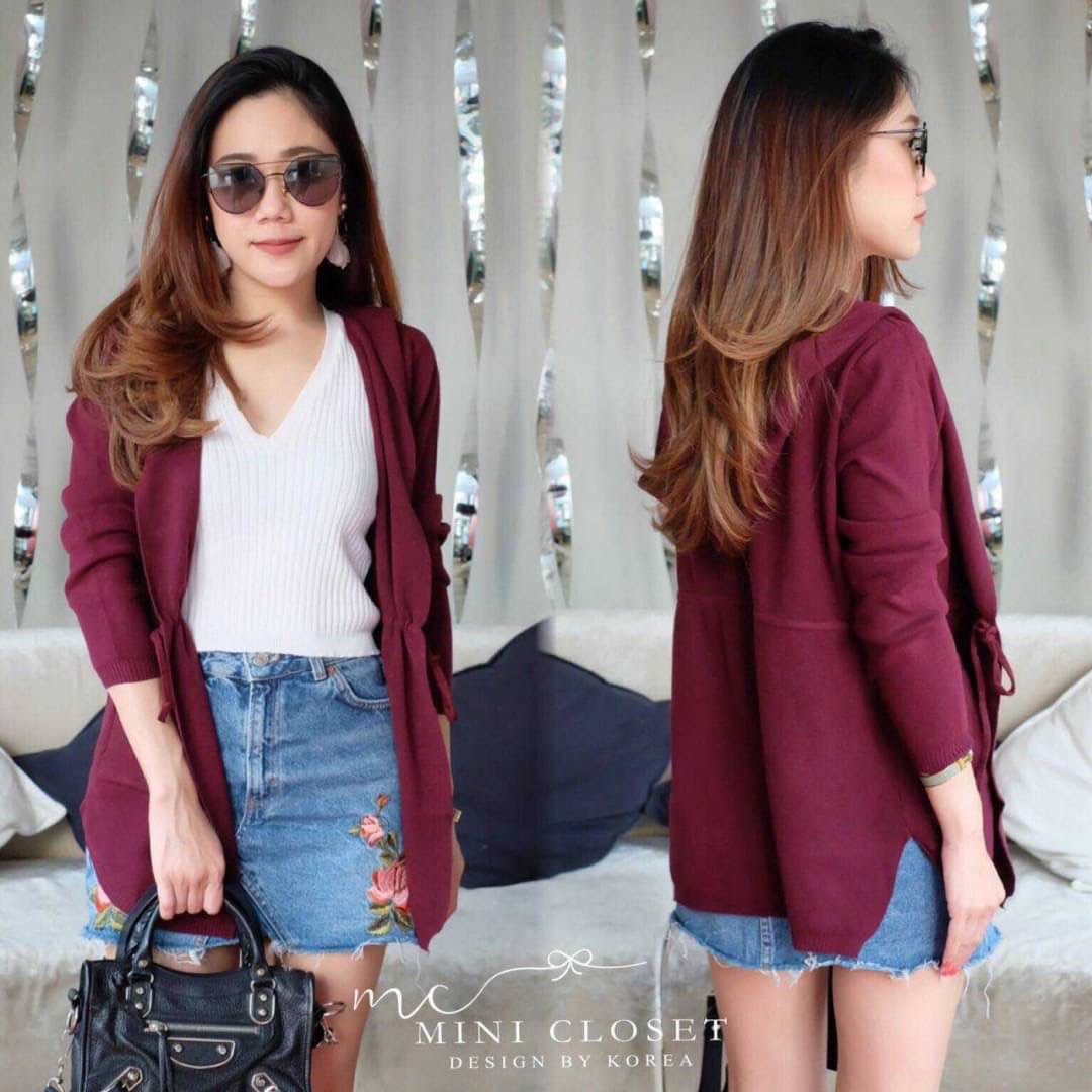 พร้อมส่งค่ะ ใส่ได้บ่อยสุด กับงานเสื้อไหมพรม เนื้อผ้านุ่มพิเศษอย่างดี มีฮู้ด มีเชือกรัดรอบเอวในตัว กระเป๋าหน้า แม่ค้าการันตี งานละมุนที่คุณๆควรมีค่ะ