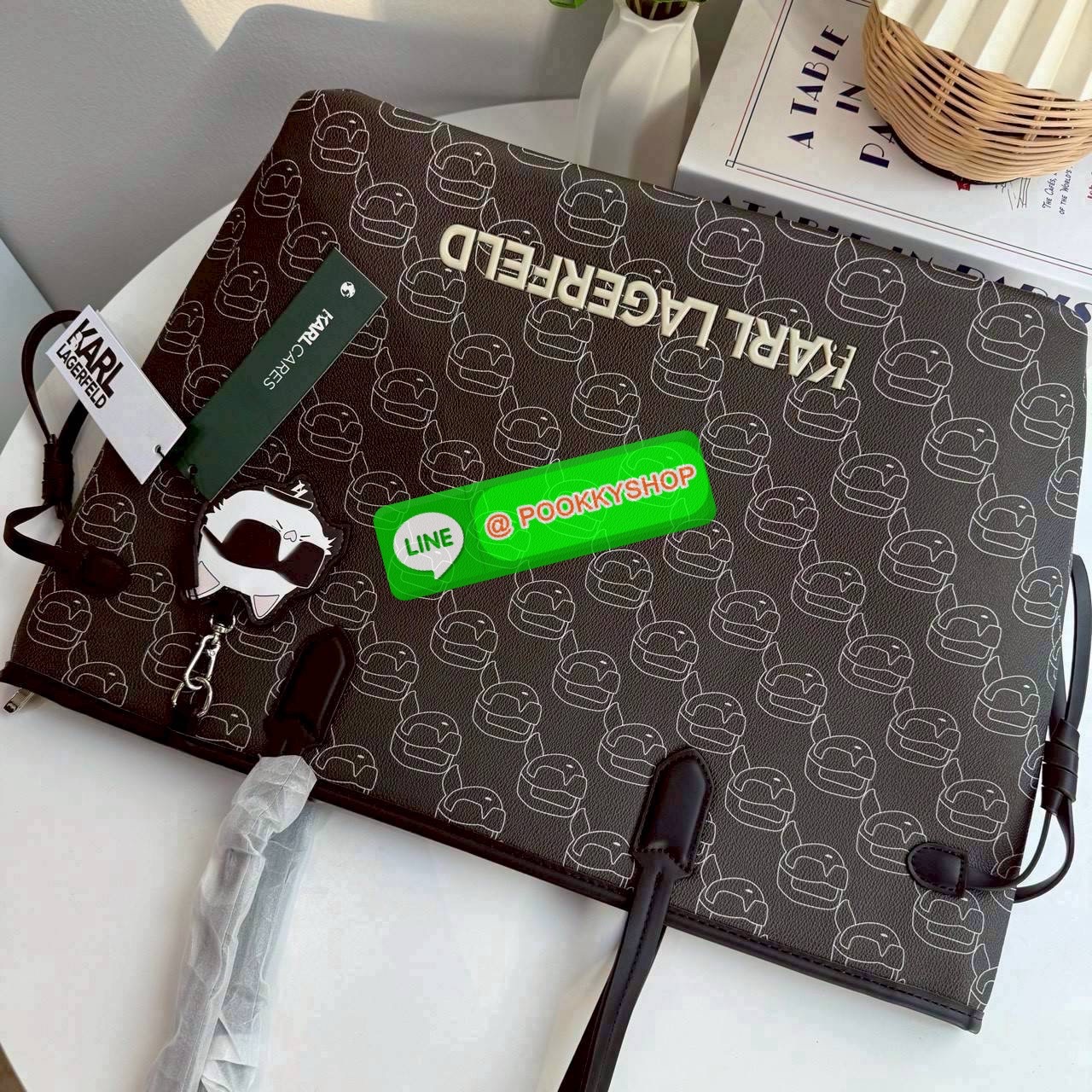 กระเป๋า Karl Lagerfeld Tote Bag งานสวยสุดๆ มาพร้อมพวงกุญแจ สุดน่ารัก