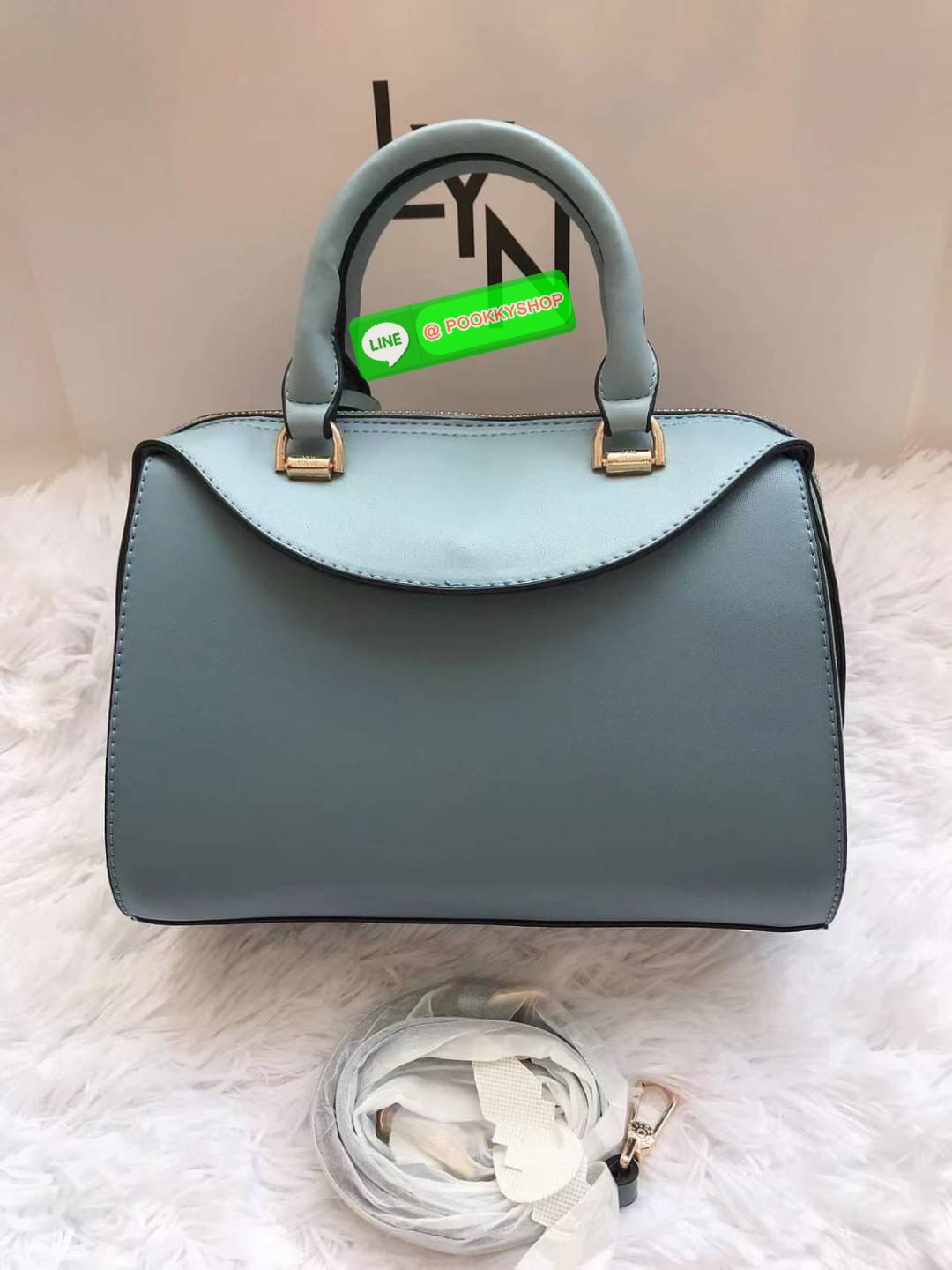 Lyn แท้ Outlet คอลเลคชั่นใหม่ ทรงหมอน สะพายข้าง