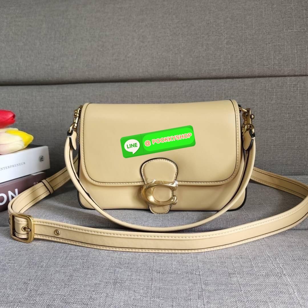 COACH SOFT TABBY SHOULDER BAG (COACH C9804) กระเป๋าข้างเรียบหรู ใบเดียวสะพายได้หลายสไตล์ มีสายสะพายให้ถึง 3 เส้น ปรับเปลี่ยนสไตล์ได้หลายลุควัสดุหนังแท้ทั้งใบ สัมผัสนิ่มมือ น้ำหนักเบา เปิดปิดแบบกระดุมแม่เหล็กเป็นอะไหล่โลโก้แบรนด์ตัวใหญ่ โดดเด่น ภายในกระเป๋