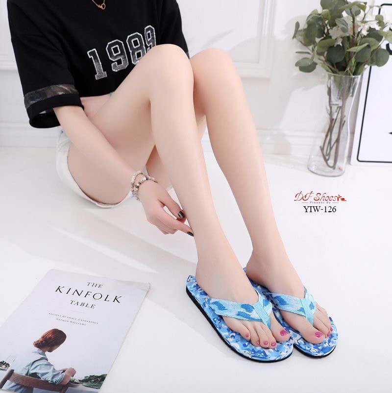 สินค้าพร้อมส่ง รองเท้าแตะนำเข้า วัสดุฟองน้ำงานดี พื้นต่างระดับออกแบบเพื่อนวดเท้าเวลาสวมใส่ ชิวๆรับ summer น้ำหนักเบา ใส่ง่าย เดินสบายค่ะ