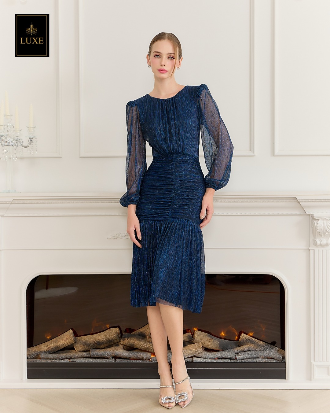 เดรสแฟชั่น เดรสเสื้อคอกลมแขนยาว กระโปรงทรงเข้ารูปจับเดรปตรงกลาง ต่อชายระบาย