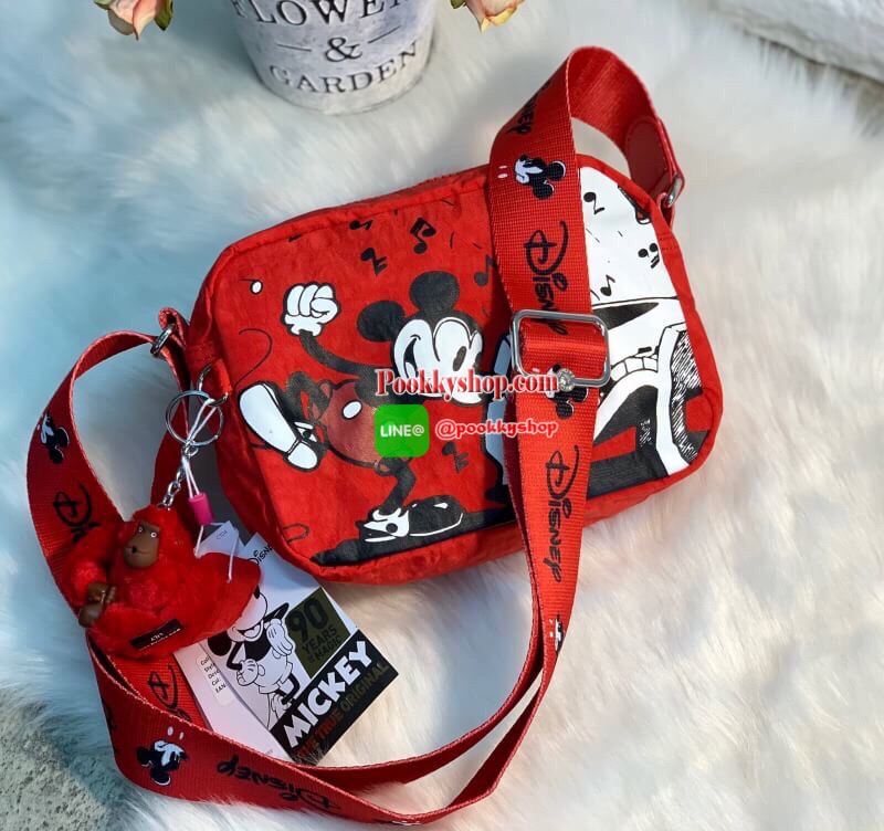 New arrival Kipling Mickey Plus Veni Crossbody Bag >>kipling factory oem HK ✔️1ในคอลเลคชั่น 90 ปี มิคกี้เม้าส์ ค่ะ ✔️พร้อมส่งที่ไทย ไม่ต้องรอพรี !! ✔️กระเป๋าสะพายครอสบอดี้ร์//สะพายข้าง ใบขนาดกำลังดี น่าใช้มากๆค่ะ ✔️แต่ละส