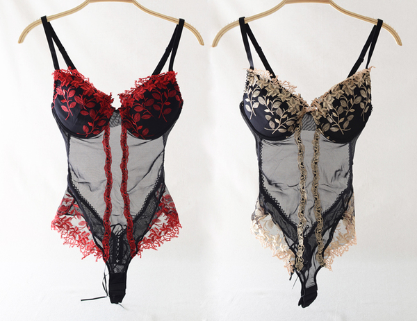 ชุดนอน เซ็กซี่ ชุดบอดี้สูท วันพีซ แต่งปักลูกไม้สีนูททอง ช่วงอก และโคนขา เว้าหลัง แต่งร้อยริบบิ้นช่วงบั้นท้าย เพิ่มความเซ็กซี่ ยั่วยวน สินค้าส่งออกญี่ปุ่น เนื้อผ้าซีทรู งานเกรดพรีเมี่ยม หรูมากๆคะ Size S/M