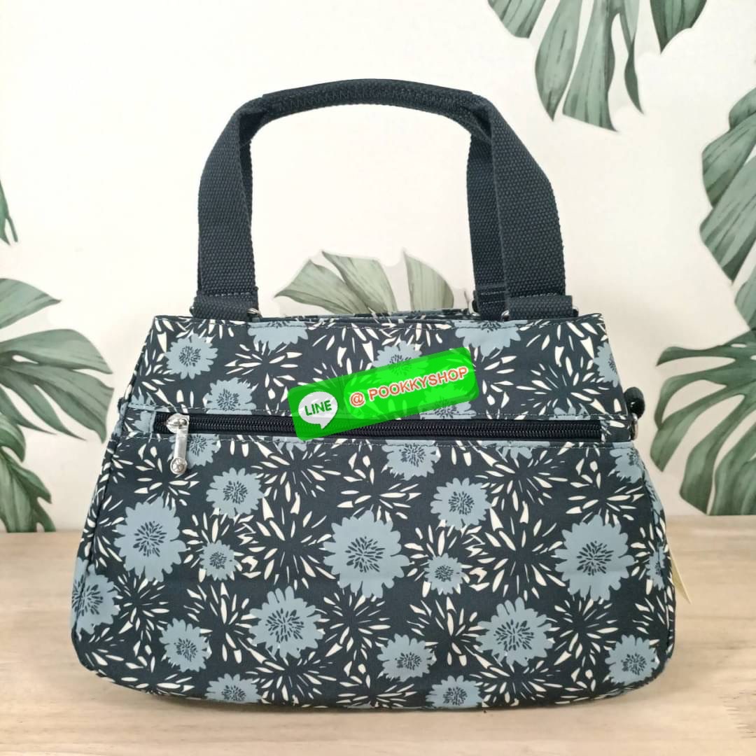 Kipling Damen Orelie Henkeltasche handbag กระเป๋าถือหรือสะพาย ขนาดกลาง วัสดุ Nylon 100% หูถือสูง 7 นิ้ว สายสะพายยาว 126ซม. มีช่องแยกใช้งานหลายช่อง ประกอบด้วย -ด้านหน้า ช่องซิปลึกถึงฐานกระเป๋า -ด้านหลัง ช่องซิปลึกถึงฐานกระเป๋า -ช่องใช้งานหลักด้านใน 3 ช่อง