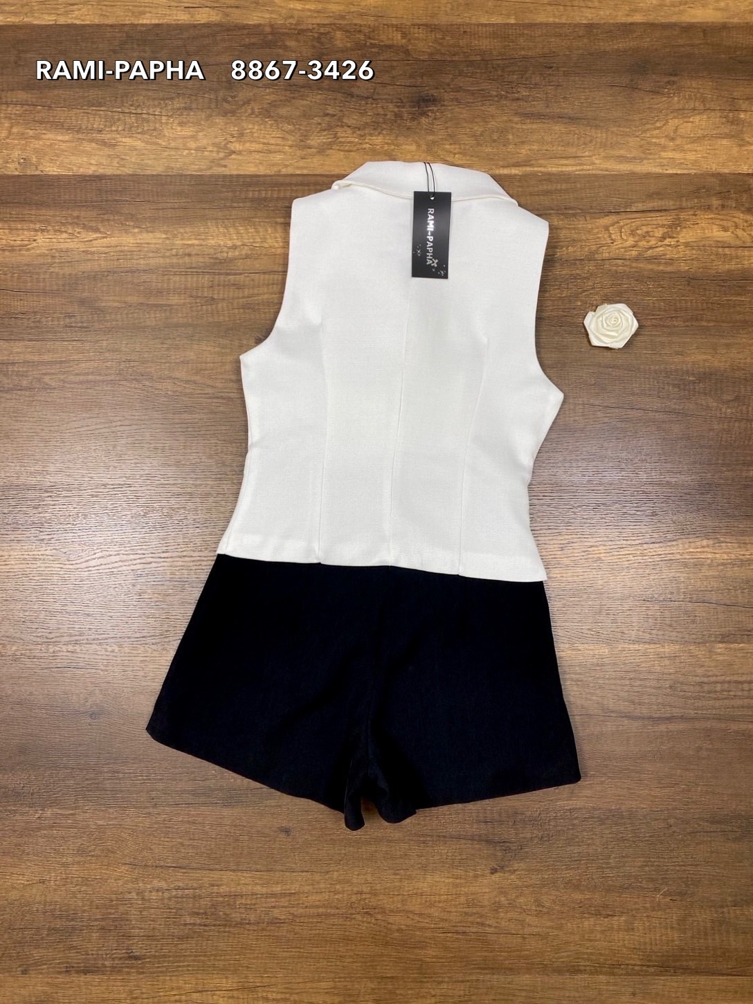 ชุดเซทแฟชั่น ชุดเซต3ชิ้น คุ้มมาก!! เสื้อคอปกสีขาวเนื้อผ้านุ่มอย่างดีมีเทคเจอร์