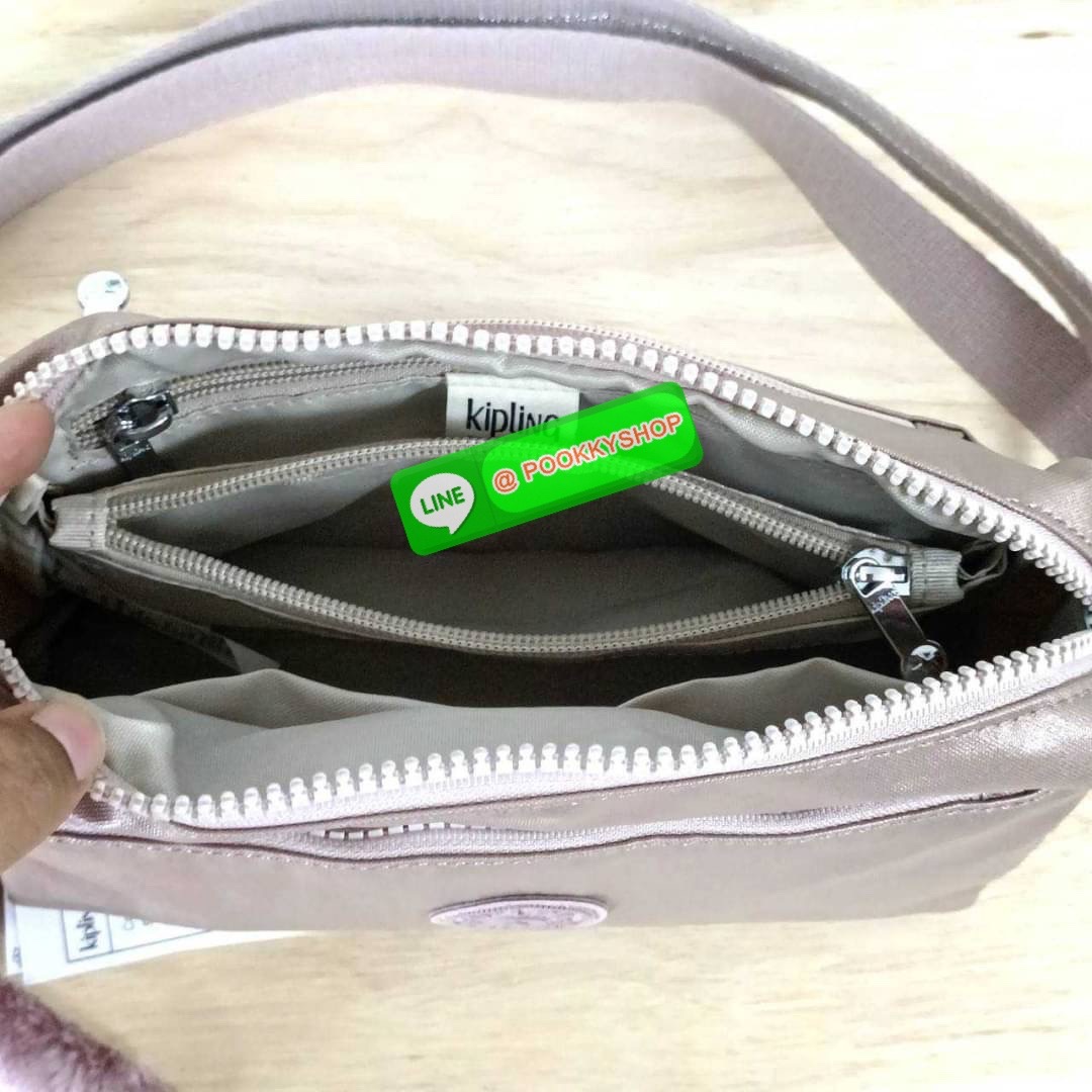 KIPLING Monkey program K16217 Seoul up sling bag รุ่น 3 ซิป สะพายข้าง ขนาดเล็กทรงสี่เหลี่ยมผืนผ้า วัสดุ Nylon 100% หลากหลายฟังก์ชั่นใช้งาน ครบครันในใบเดียว